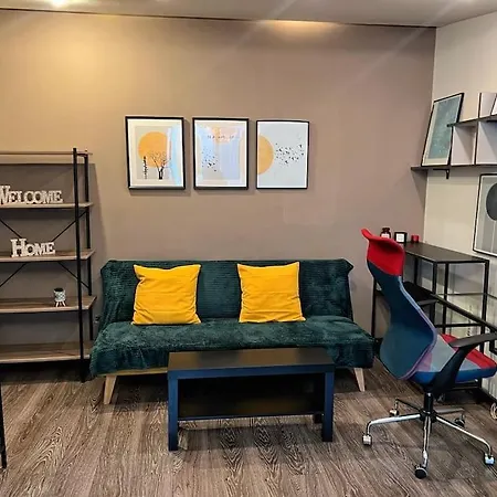 Apartment Yellow Story Downtown *