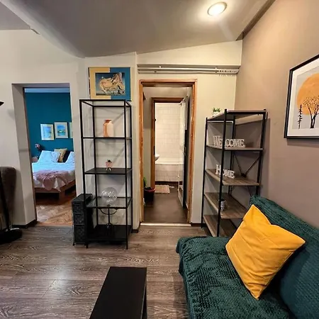 Apartment Yellow Story Downtown *