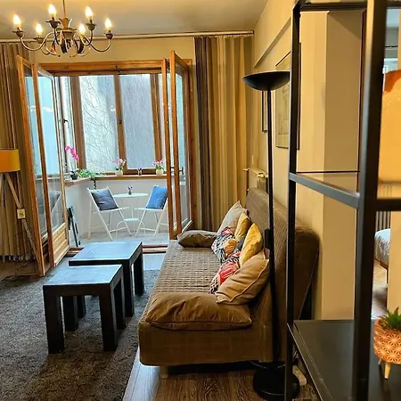 Yellow Story Downtown Apartment